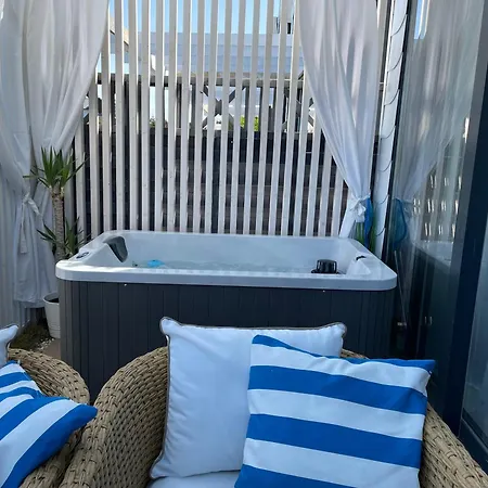 Holiday home Z Jacuzzi Summer House Dziwnowek